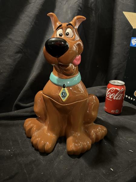 Warner Brother's Studio Store Scooby-Doo Cookie (1 of 12)