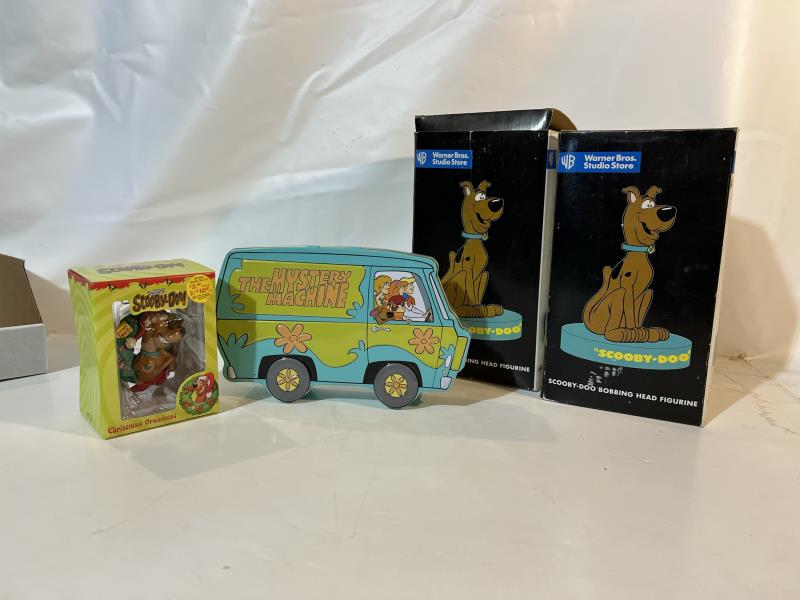 Lot of (2) Warner Brother Scooby-Doo Bobbing Head (1 of 16)