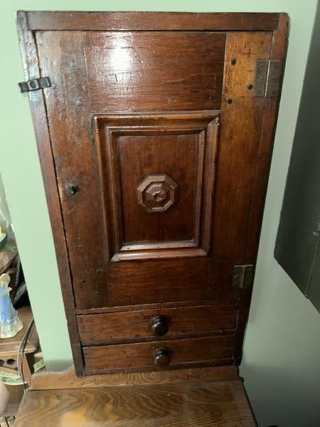 Hanging wall cupboard, upper door, 2 lower drawers (1 of 4)
