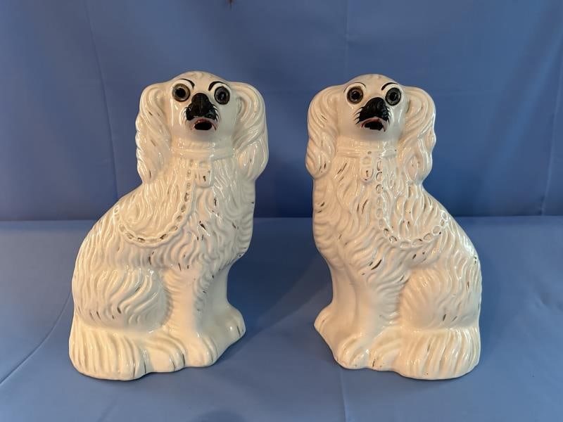 Pair of Staffordshire Dogs, 10" tall, 6"x3.5": Pair of Staffordshire Dogs, 10" tall, 6"x3.5"