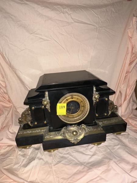 Mantle Clock, fancy, Marble with brass mount (1 of 11)
