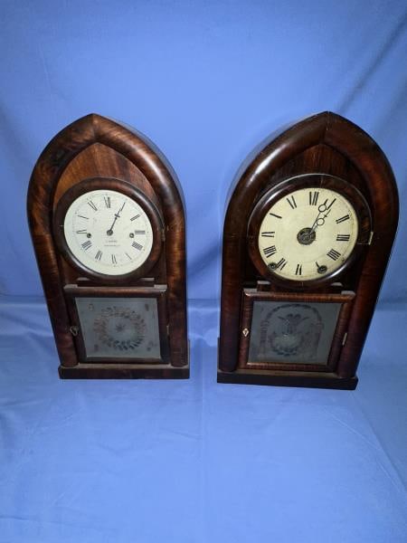 2 Beehive Style Mantel Clocks, etched lower glass (1 of 7)