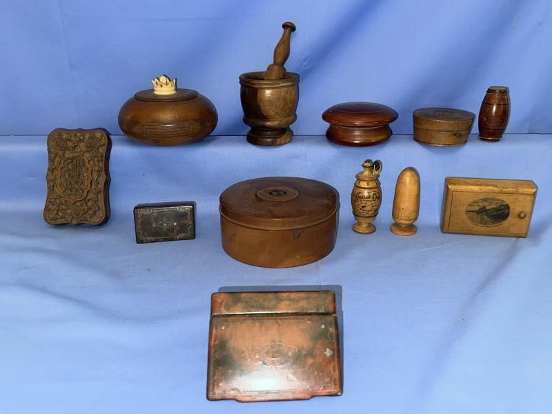 Lot of Various Wooden Boxes - Treenware, one Chine (1 of 12)