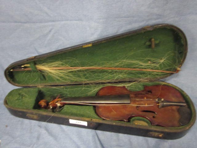 Violin, No Maker, Case & Bow: Violin, No Maker, Case & Bow