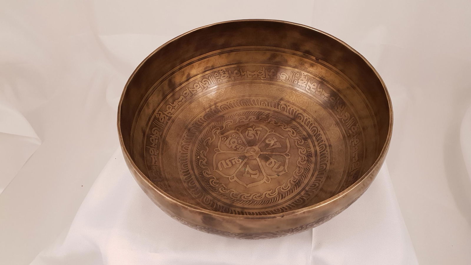 Tibetan Singing Bowls 19th Nepal Tibet Mantra (1 of 10)