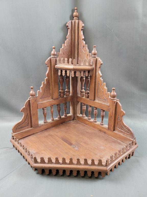 Vintage Corner Shelf (1 of 5)