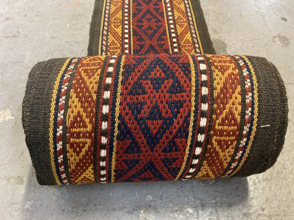 Enormous Woolen Decor (1 of 4)