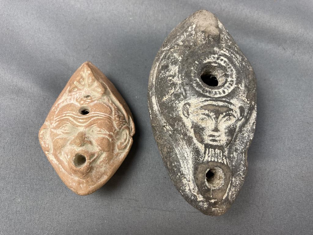 Two Antique Oil Lamps (1 of 12)