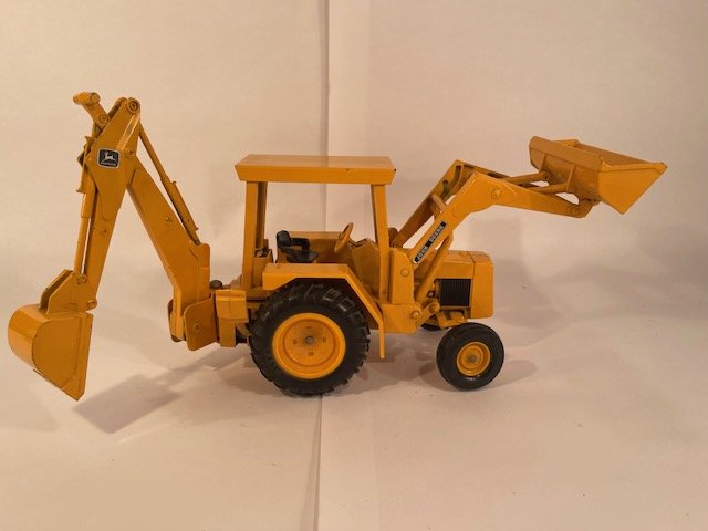 ERTL 1/16th JOHN DEERE Backhoe Loader Tractor (1 of 10)