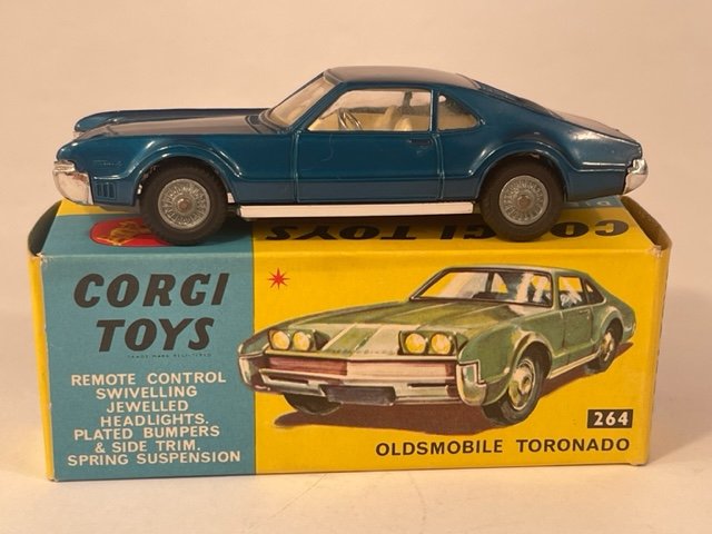CORGI TOYS #264 Blue OLDSMOBILE TORNADO with Box MIB (1 of 13)
