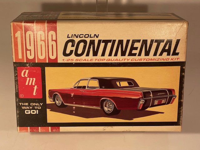 AMT 1966 LINCOLN CONTINENTAL Model Kit 1/25 6426-200 COMPLETE (1 of 7)