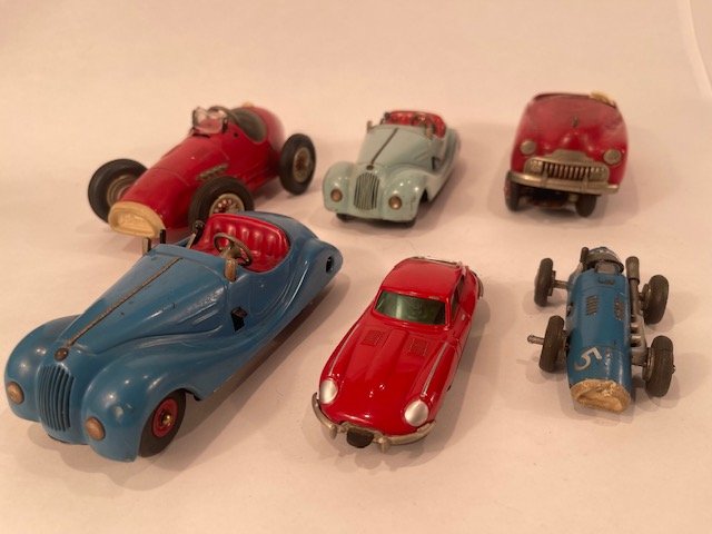 Collection of Vintage Schuco Cars 4001 4002 1047 1070 1040 Jaquar Grand Prix (1 of 15)