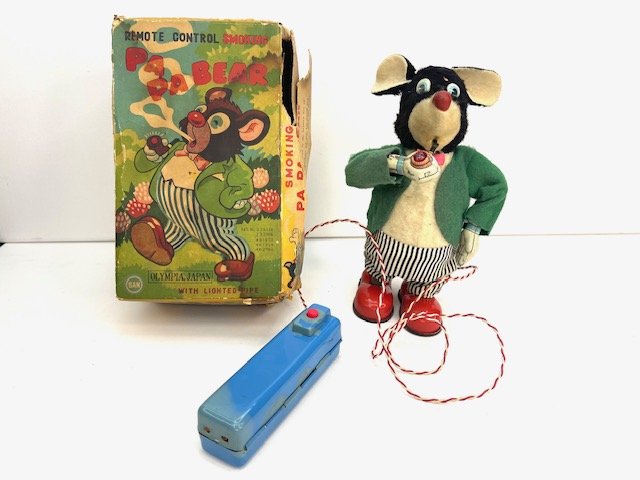 Original Vintage MARUSAN Smoking Pa Pa Bear #3608 Japan Toy with Box: Made by MARUSAN iin Japan. Model #3608. Battery Operated Remote Control Smoking Pa PA Bear. In good condition, with some age wear - includes original box.