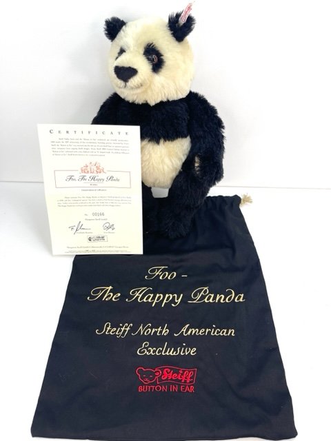 STEIFF 667428 Limited Edition 2004 FOO the HAPPY PANDA 13" COA Bag: STEIFF #667428 Limited Edition 2004 FOO the HAPPY PANDA. Limited Edition of 1,500 this is #166 of 1,500. Measures 13" Tall. Comes with a Certificate of Authenticity and original bag.