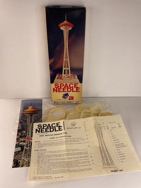 Vintage Seattle SPACE NEEDLE 18" Plastic Souvenir Model Kit SWF 298 Stalco (1 of 11)