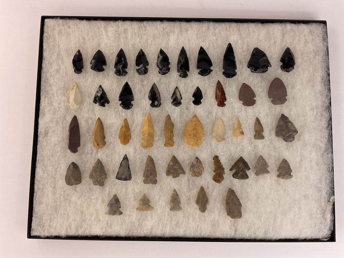(44) Arrowhead Collection in small showcase (1 of 10)