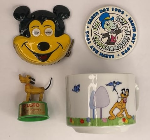 Oddball Collection of Vintage DISNEYLAND Items Mickey Purse Pluto Mug JAPAN (1 of 16)