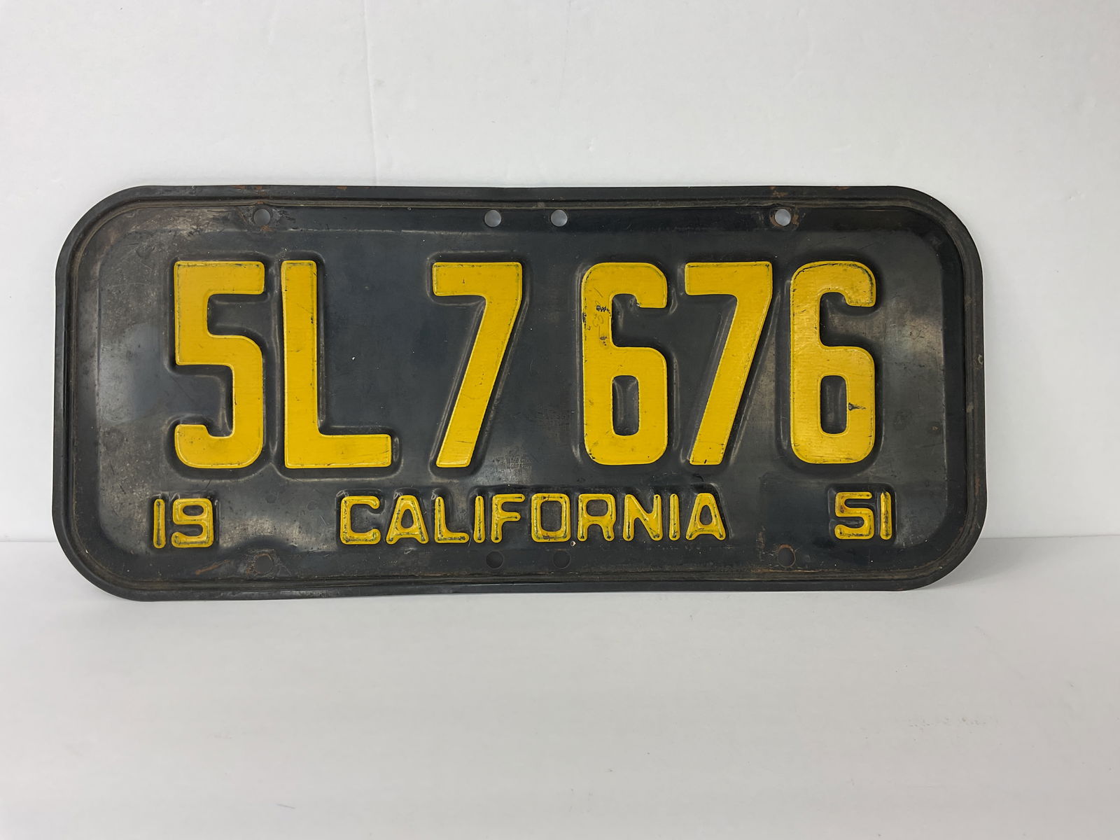 1951 California LICENSE PLATE - 5L 7 676 - Nice old plate - Black and Gold (1 of 2)