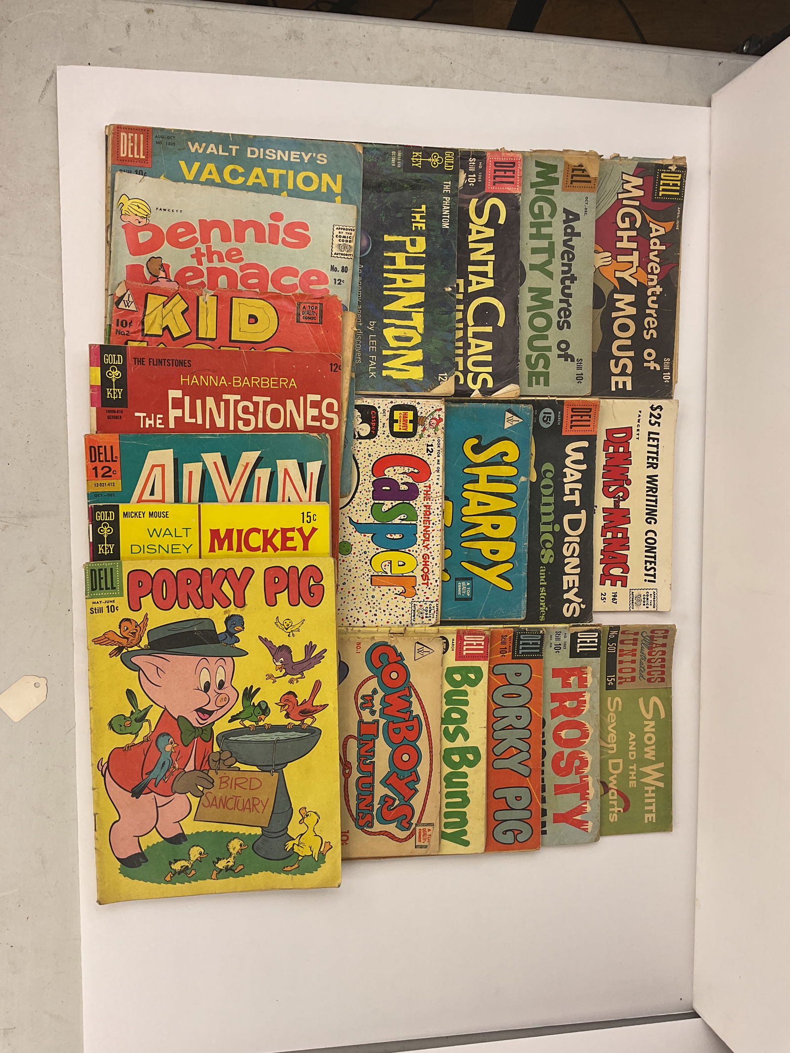 LOT of (20) LOW GRADE Comics MIGHTY MOUSE Walt Disney CASPER Bugs Bunny (1 of 6)