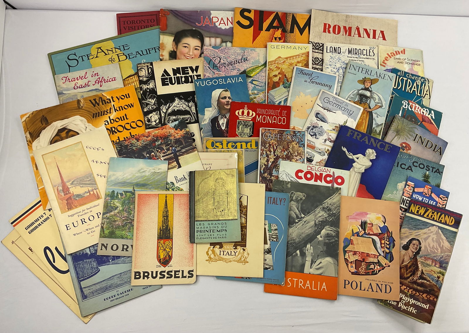 Vintage WORLD Travel Brochure Collection (1 of 6)
