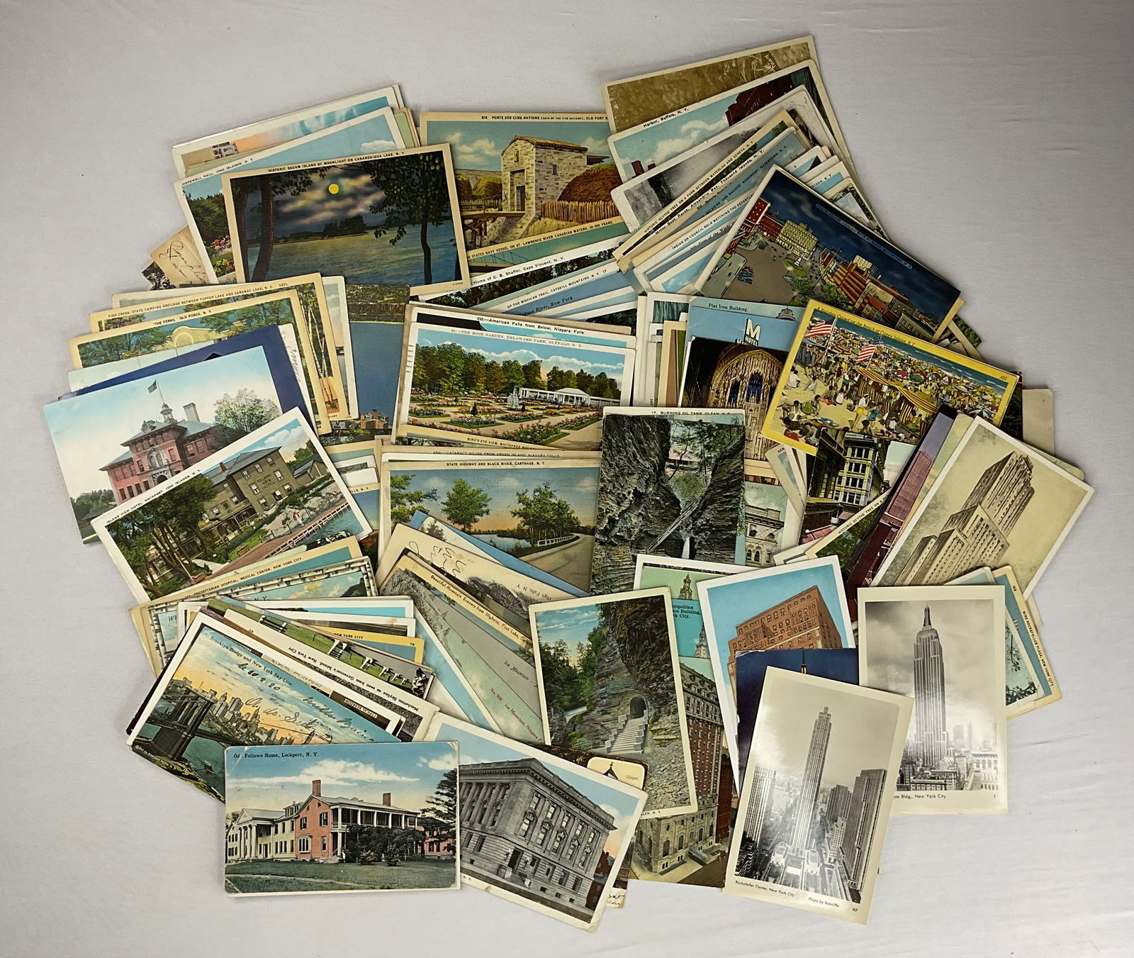 (200) Antique and Vintage NEW YORK USA Postcards (1 of 17)