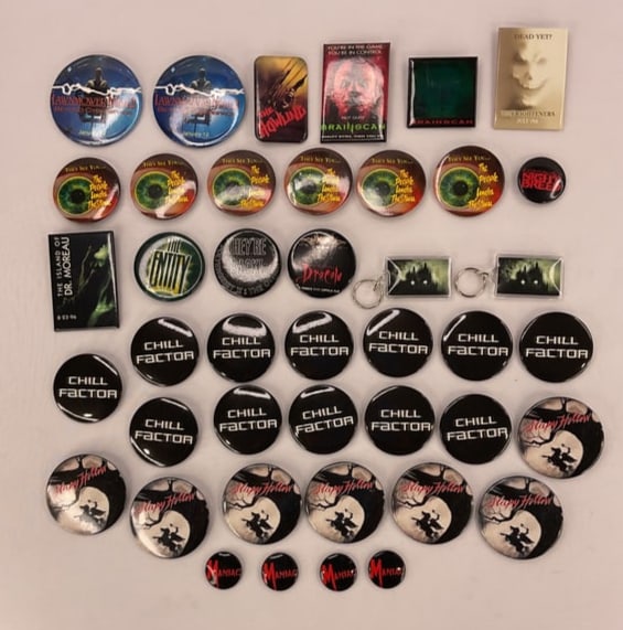 Collection of (42) HORROR Movie Buttons Keychains THE FLY 2 BRAINSCAN DRACULA HOWLING SLEEPY HOLLOW (1 of 5)