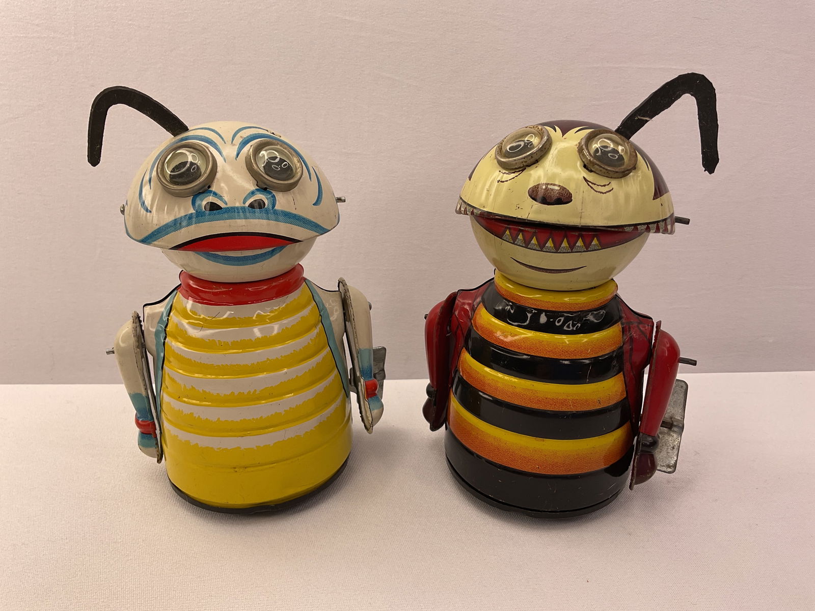 (2) MARX TOYS 1960's MOON CREATURE - CHOMPY THE BEETLE  Wind Up Tin Toys - Japan (1 of 11)