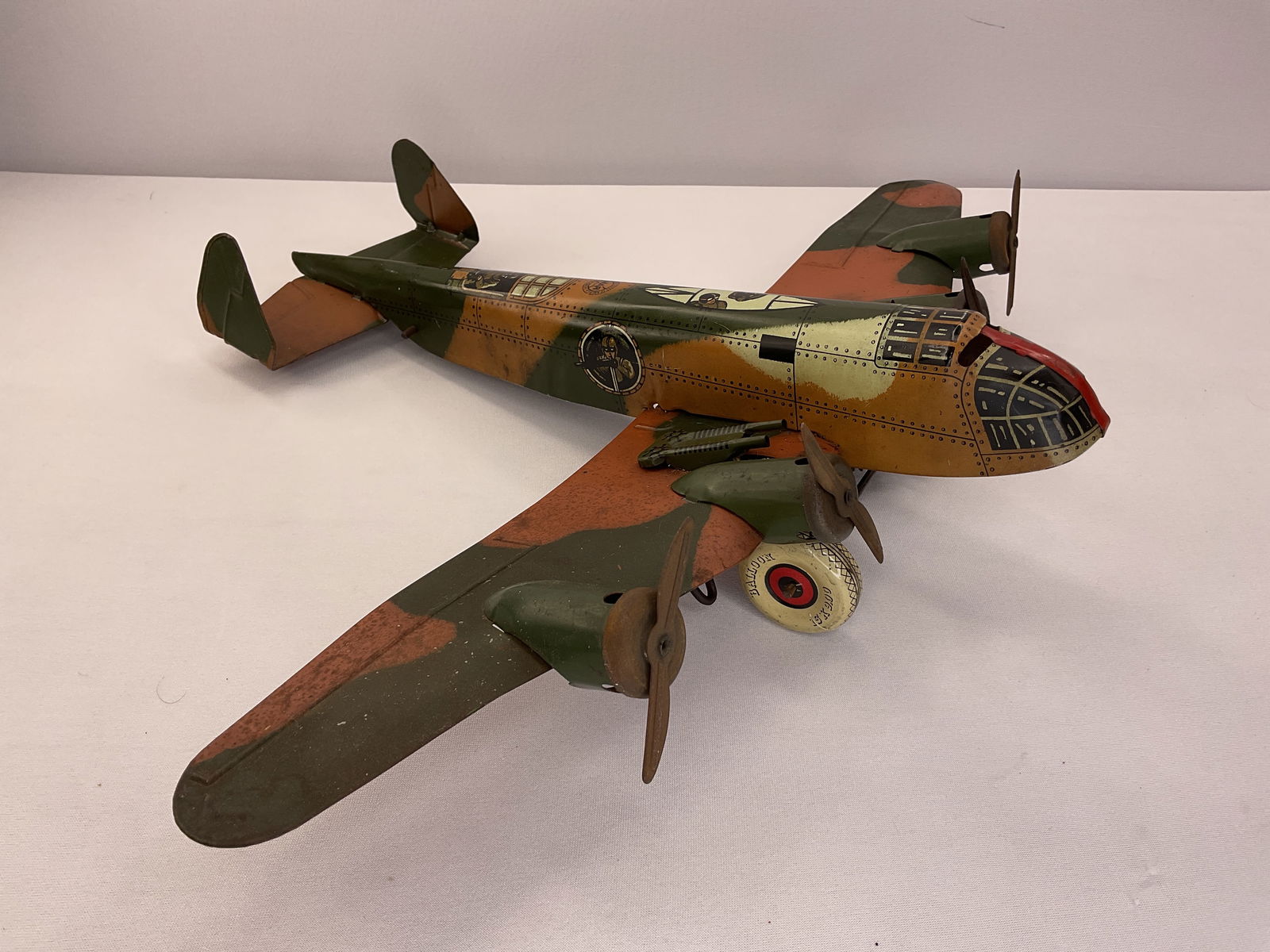 Vintage MARX Toys Tin Litho Bomber Airplane Toy (1 of 15)