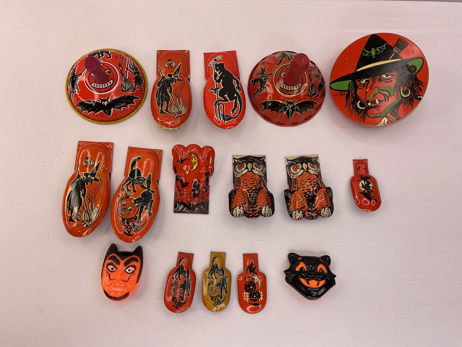 Collection of (16) Vintage HALLOWEEN Clickers Noise Makers WITCHES BLACK CATS OWL BATS DEVIL (1 of 13)