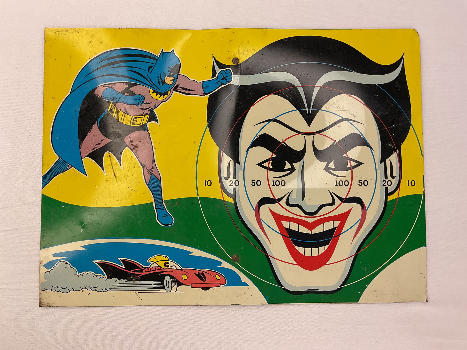 BATMAN ROBIN JOKER Target Game by HASBRO: BATMAN ROBIN JOKER Target Game by HASBRO measures 9" Tall - 12.5" wide. This auction is only for the metal target.