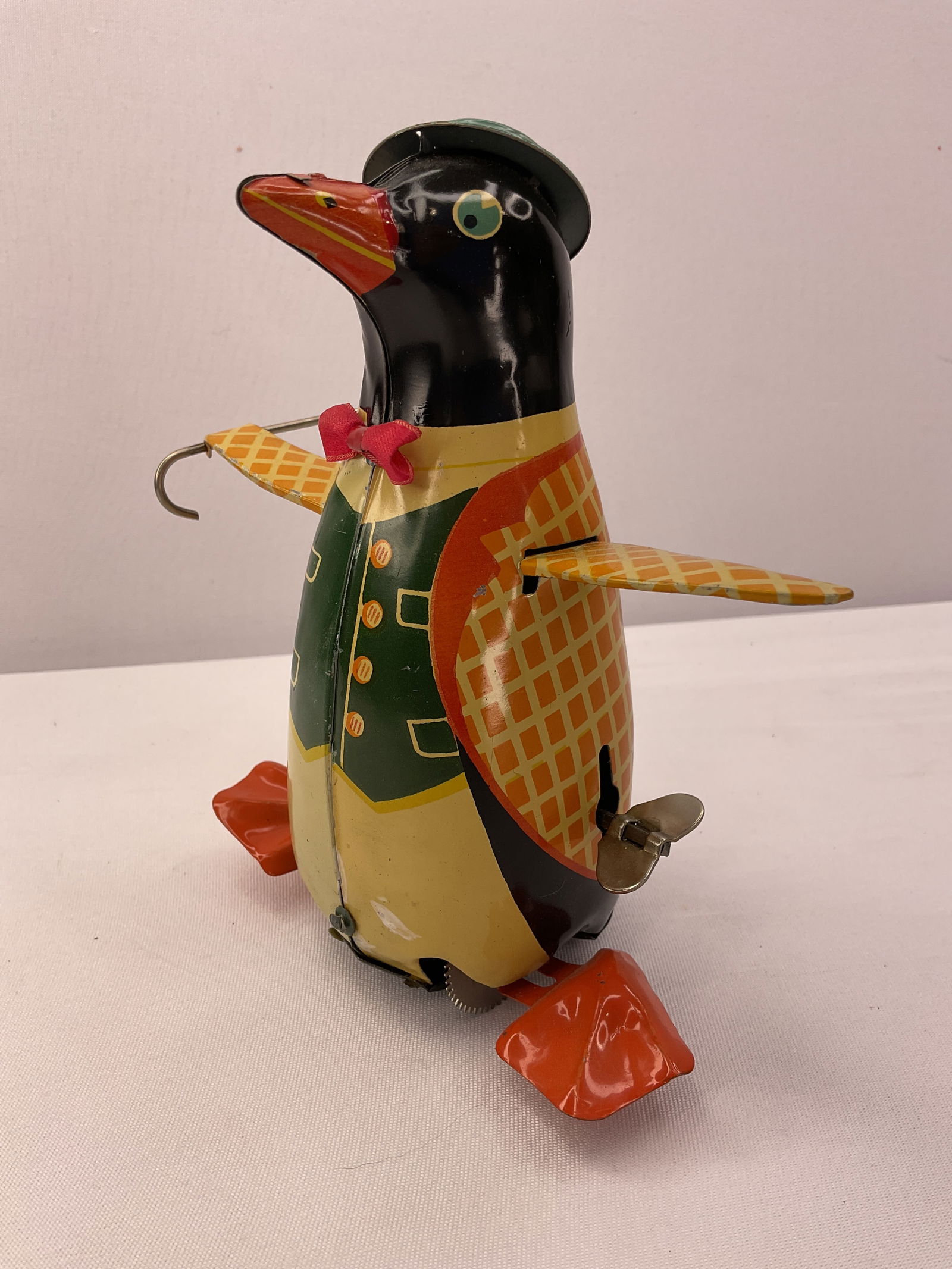 MARUSAN Toys Japan Happy Mr. Penguin Tin Wind-up Toy (1 of 12)