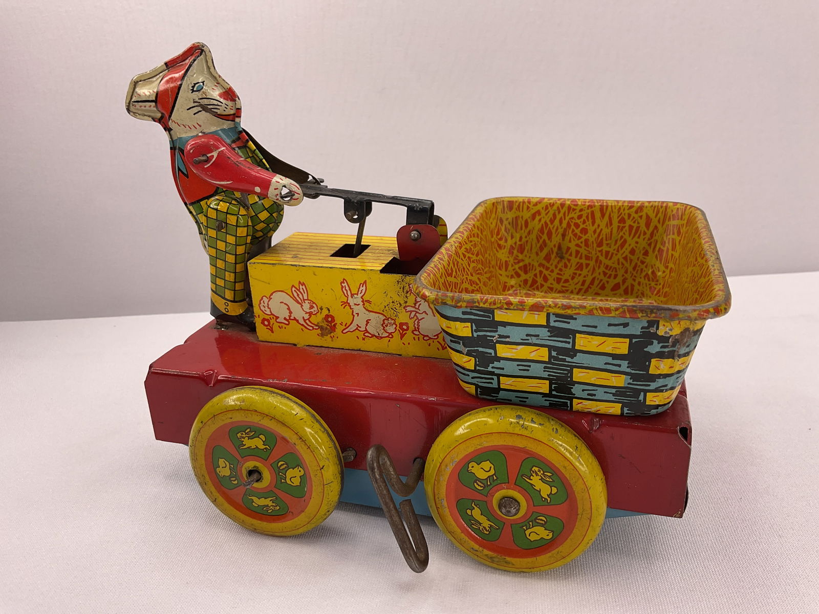 WYANDOTTE TOYS Tin Litho Wind-up EASTER BUNNY Hand Car (1 of 11)