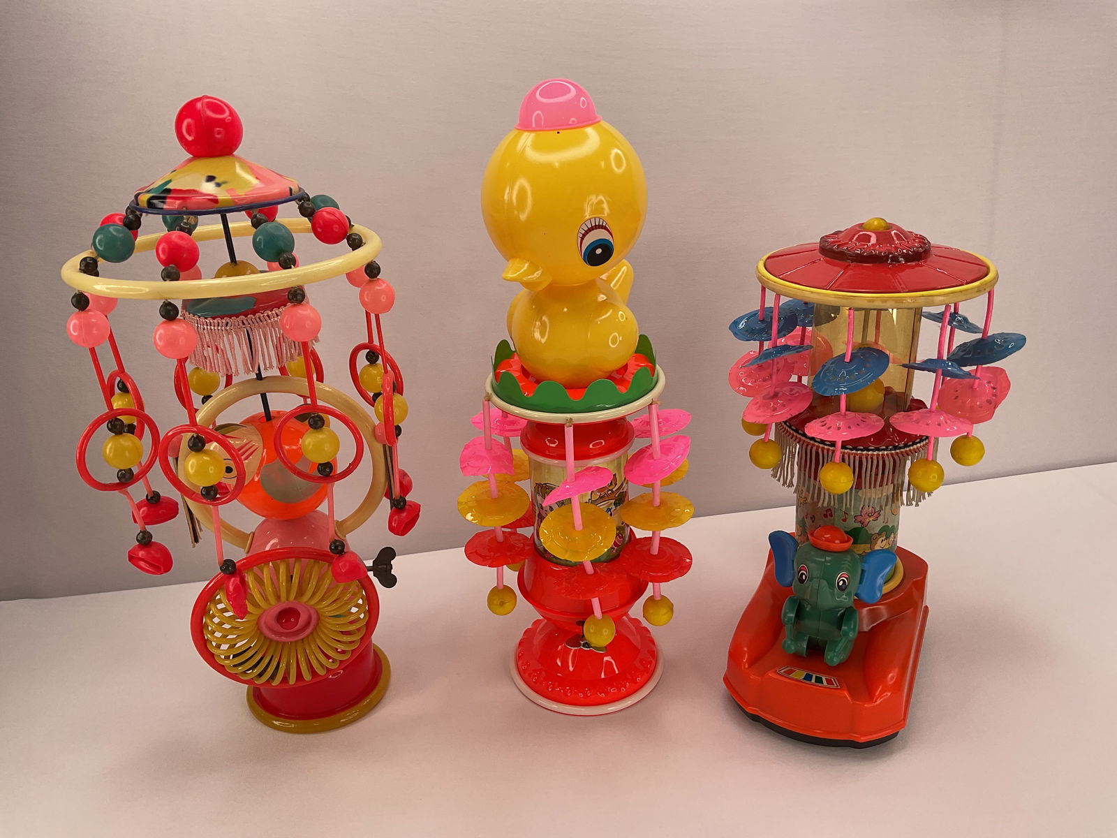 (3) Celluloid Whirly Gig Wind-up Toys Made in Japan Elephant Duck Bird (1 of 20)