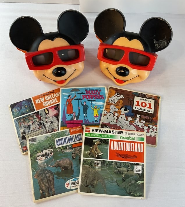 (2) Vintage Mickey Mouse View Master 3D Viewmaster Pictures Disneyland (1 of 8)