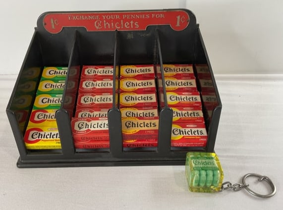 CHICKLETS 1c Gum Countertop Display with 22 gum packets and key chain: CHICKLETS 1c Gum Countertop Display with 22 gum packets and key chain. WE DO OUR OWN IN-HOUSE SHIPPING please wait for our quote as it will be much cheaper than LIVESHIPPING, thank you.