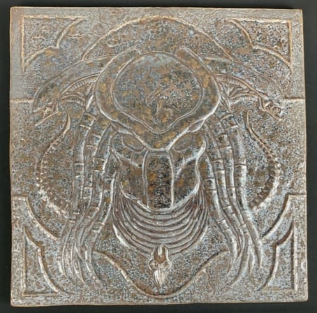 ALIEN vs PREDATOR Tile by LANCE HENRIKSEN Scar BRONZE 3/250 (1 of 14)