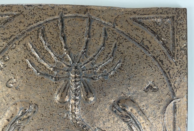 ALIEN vs PREDATOR Tile by LANCE HENRIKSEN The Brooding GOLD 2/100 - 10