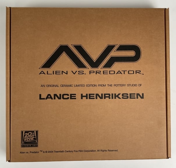 ALIEN vs PREDATOR Tile by LANCE HENRIKSEN The Brooding GOLD 2/100 - 11