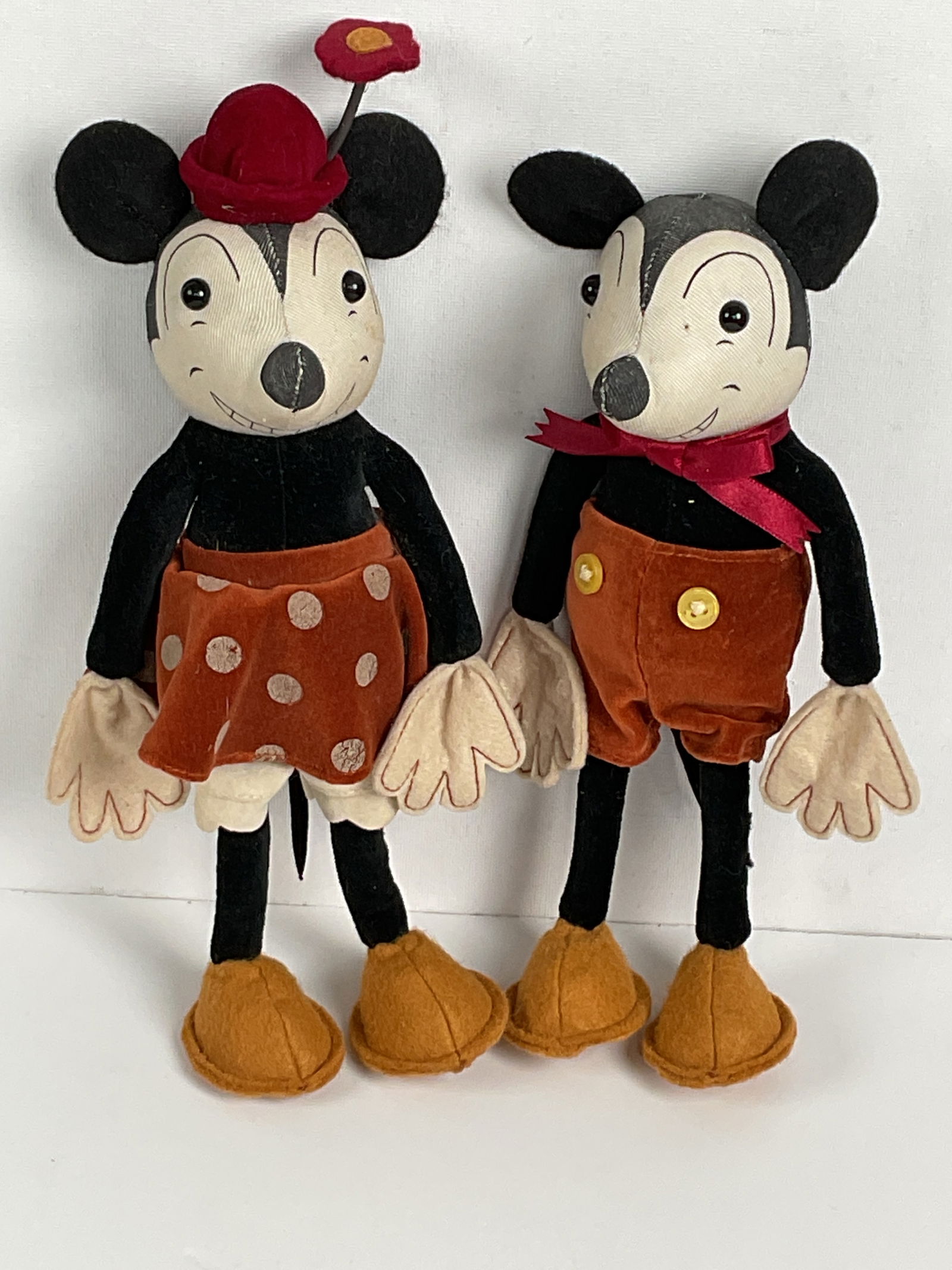 Retro Mickey & Minnie felt dolls (1 of 14)