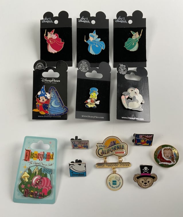 (13) Disney Trading Pins ANNUAL PASSHOLDER PREVIEW Rare Lot (1 of 16)
