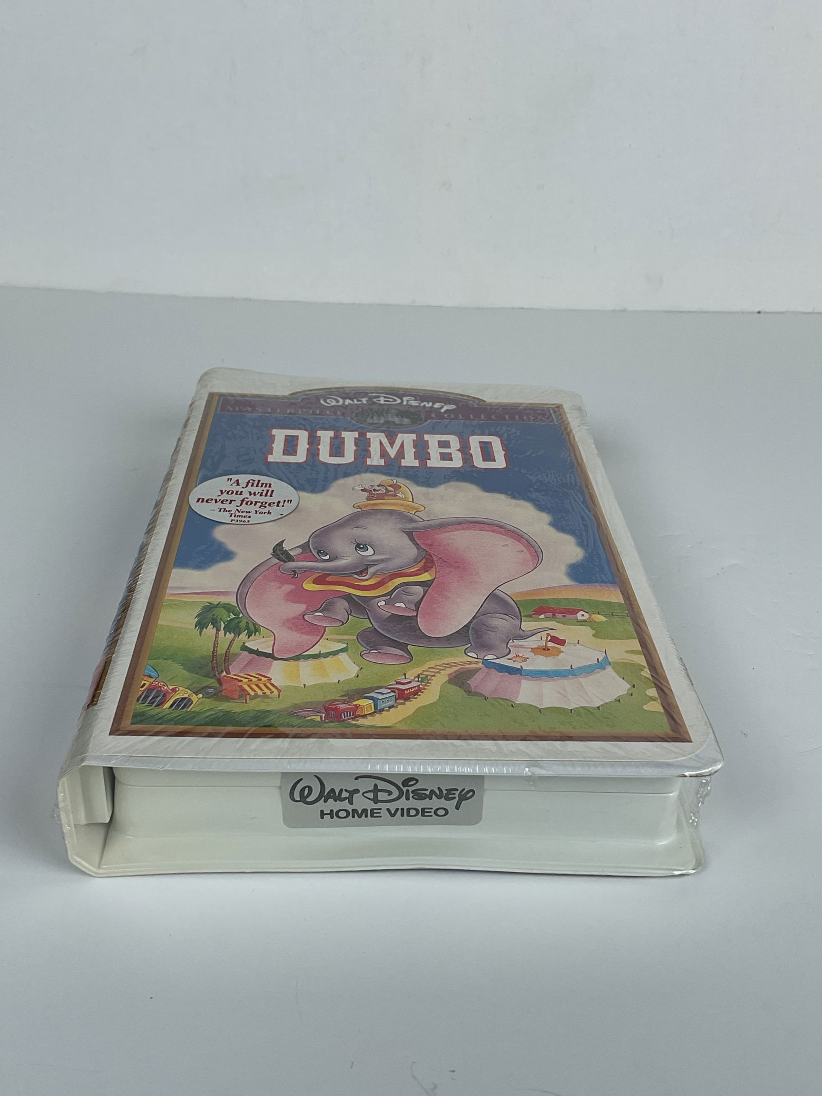 Disney's Dumbo VHS sealed - 3