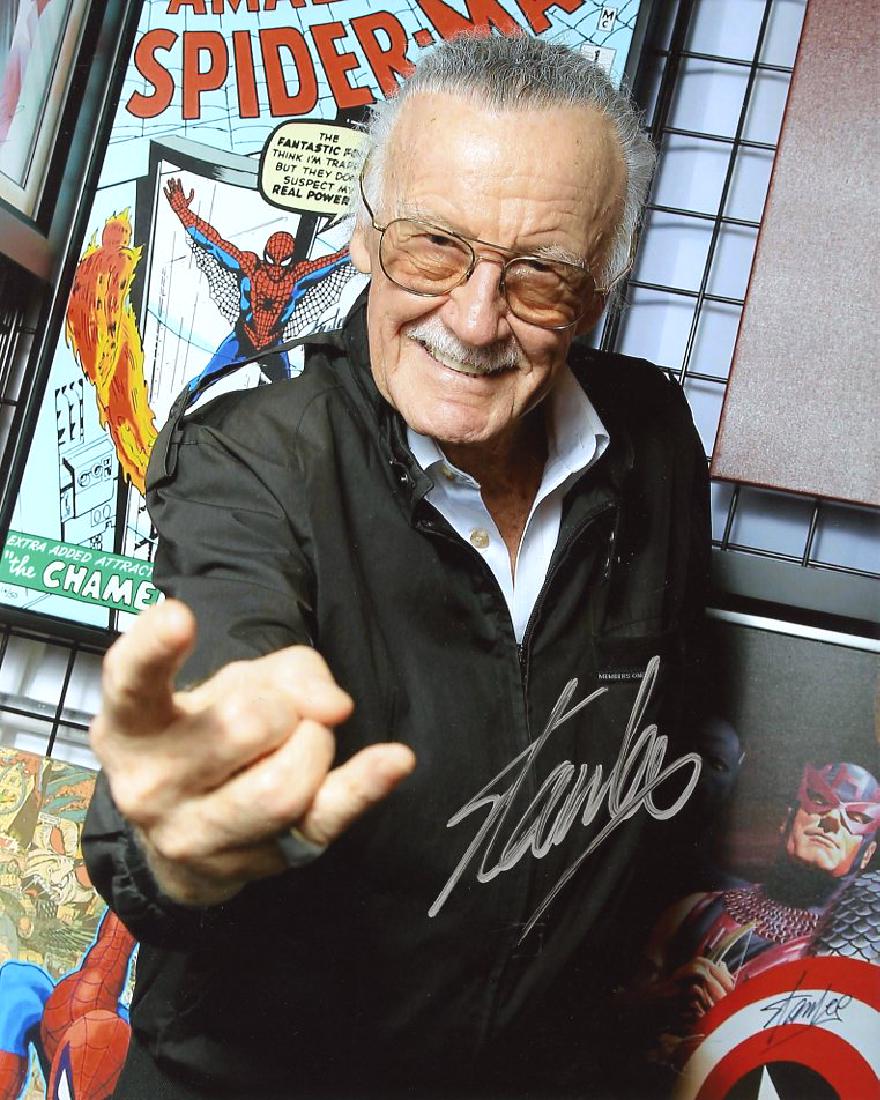 Stan Lee MARVEL GENIUS In Person Signed Photo (1 of 1)