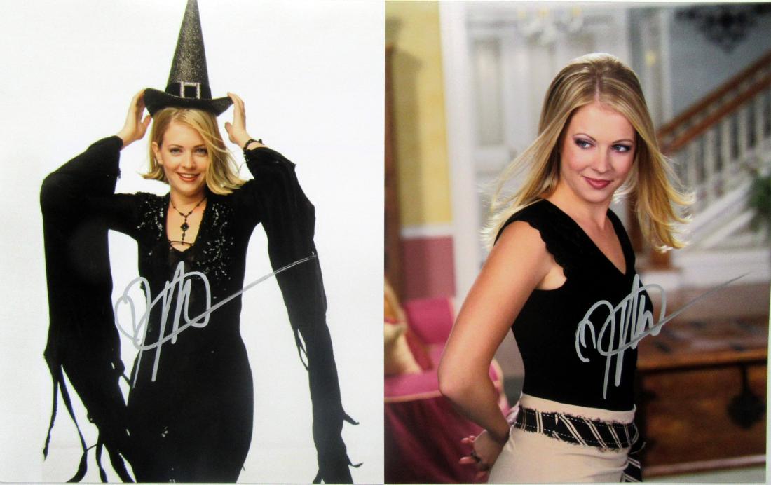 Melissa Joan Hart 2 In Person Signed Photos: Melissa Jon Hart 2 in person signed photots. Melissa is best known for her role as SABRINA THE TEENAGE WITCH, whichone of the photos is a promo for. Both photos are 8x10.