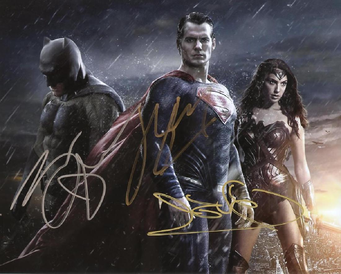 Affleck / Cavill / Gadot BATMAN VS SUPERMAN In Person: Amazing shot of Ben Affleck / Henry Cavill / Gal Gadot from the movie BATMAN VS SUPERMAN. Photo size is 8x10