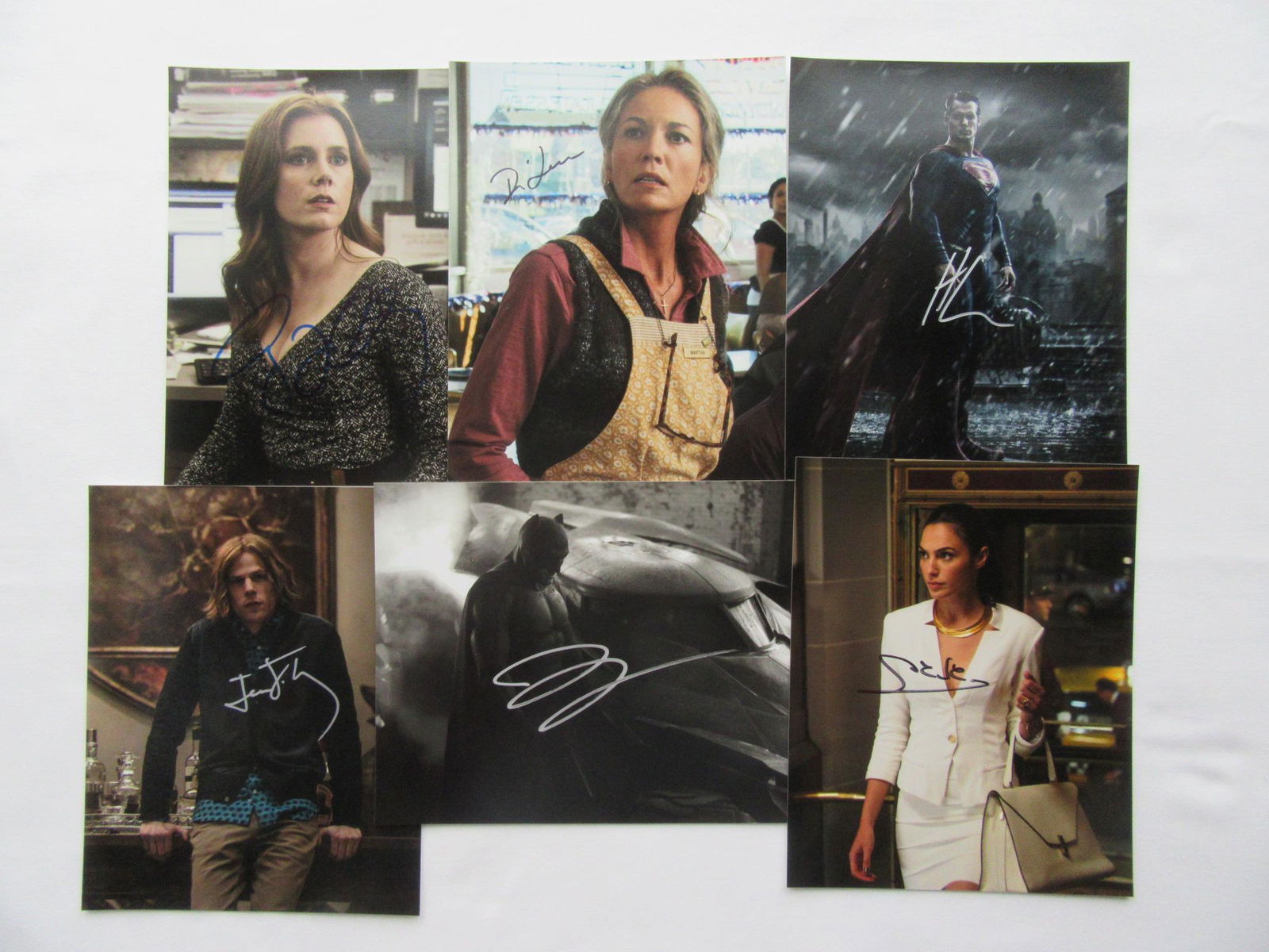 Batman VS Superman (6) 8x10 Photo Lot: SUPURB 6 in person signed photos from the movie BATMAN VERSUS SUPERMAN. Photos in this lot include Henry Cavill, Ben Affleck, Gal Gadot, Jessie Eisenberg, Diane Lane and Amy Adams. All photos are 8x10