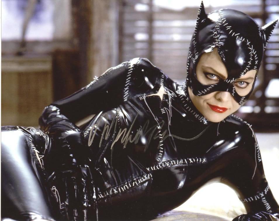 Michelle Pfeiffer BATMAN RETURNS In Person Signed Photo: Michelle Pfeiffer in person signed autographed photo from the movie BATMAN RETURNS. Michelle Pfeiffer as the character Selena Kyle / Catwoman