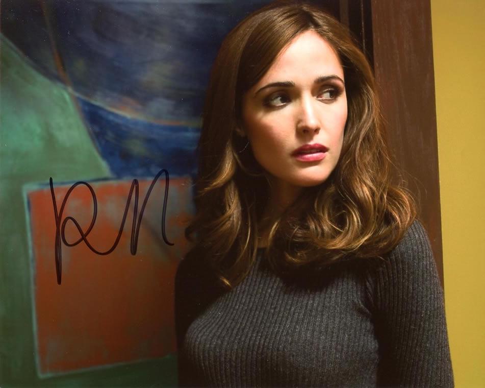 Rose Byrne INSIDIOUS CHAPTER 2 In Person Signed Photo: Rose Byrne in person signed autographed photo from the movie INSIDIOUS CHAPTER 2. Rose Byrne as the character Renai Lambert. Photo size is 8 x 10