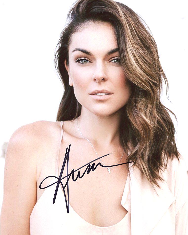 Serinda swan sexy