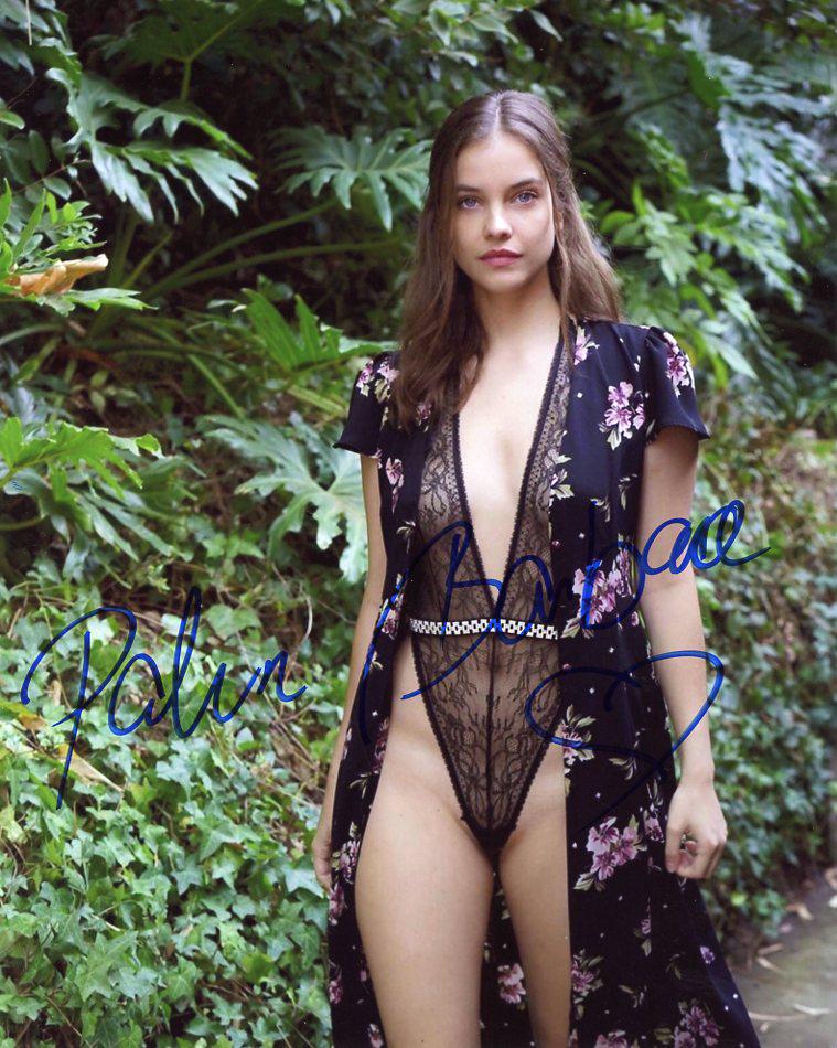 Barbara Palvin SPORTS ILLUSTRATED In Person Signed: Barbara Palvin in person signed autographed photo. Barbara Palvin is a Hungarian model. She first appeared in the Sports Illustrated Swimsuit Issue in 2016. In 2019, she became a Victoria's Secret Ang