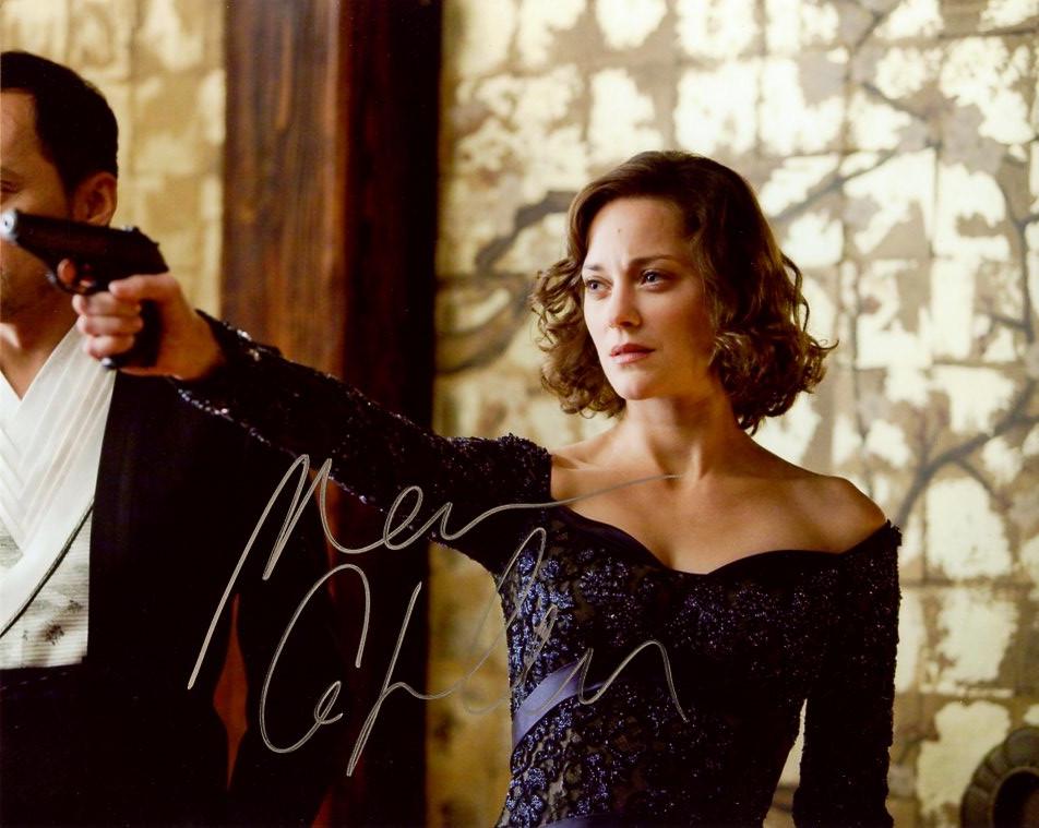 Marion Cotillard THE DARK KNIGHT RISES In Person Signed: Marion Cotillard in person signed autographed photo from the movie THE DARK KNIGHT RISES. Marion Cotillard as the character Miranda.